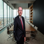 Fernando Vives, presidente ejecutivo de Garrigues, afirma que el empleo de la inteligencia artificial exige ser un abogado más competente.