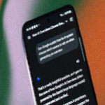 Las consultas con la inteligencia artificial de Google podrían exponerte a estafas. Así es como puedes protegerte.
