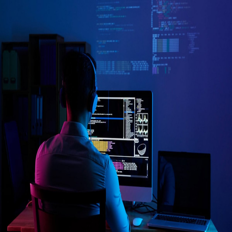 La inteligencia artificial revive la antigua aspiración del Imperio Español a través de empresas que operan sin interrupciones.