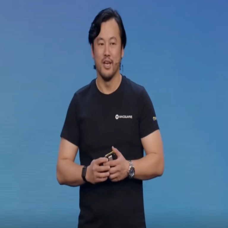 Macquarie implementa SRE agentic en su banco digital.