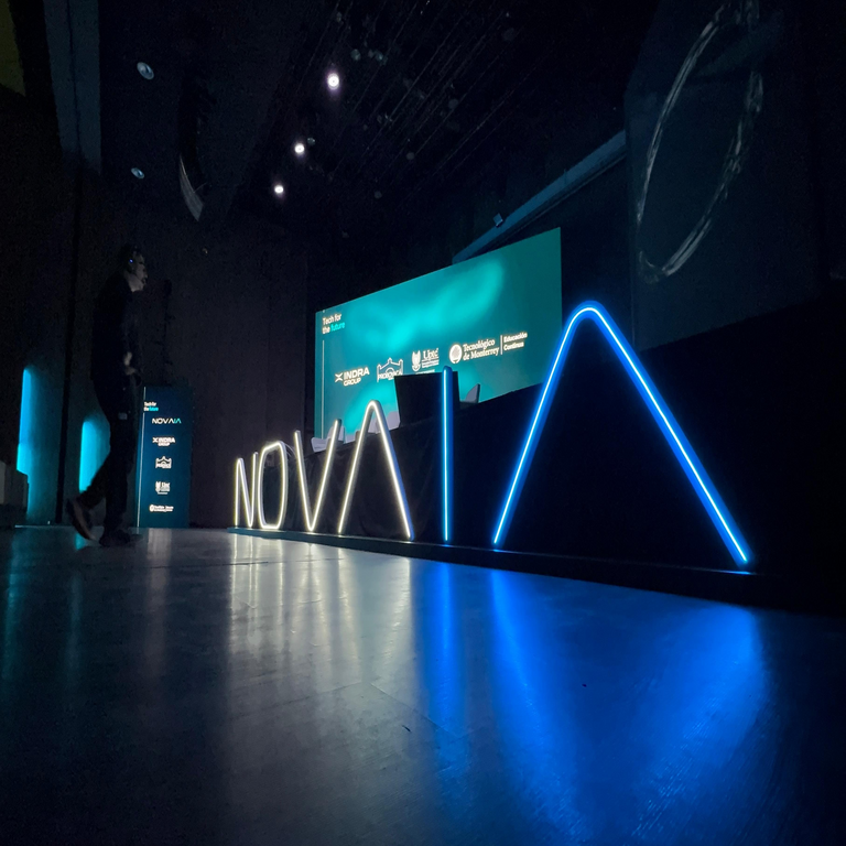 La inteligencia artificial adopta la ruana: gobernanza, capacitación y productividad con enfoque latinoamericano