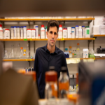 EDEN: el sistema de inteligencia artificial que se entrena con datos de un millón de especies para desarrollar nuevos tratamientos. EDEN: el sistema de inteligencia artificial que se entrena con datos de un millón de especies para desarrollar nuevos tratamientos.