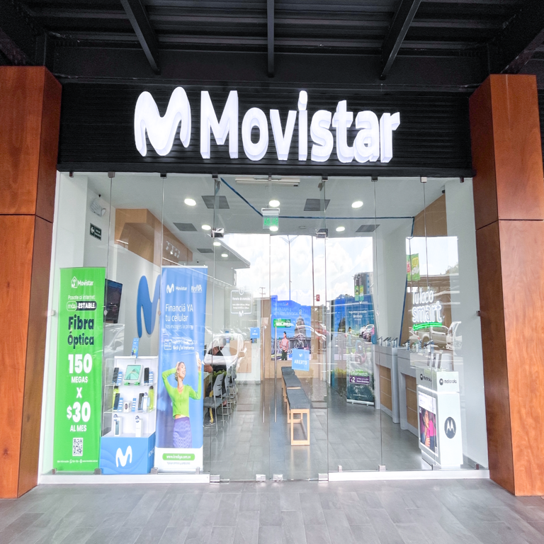 Una falla técnica en Movistar deja sin servicio de conexión fija y móvil a aproximadamente 100.000 pymes en España.