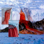 La cascada roja en la Antártida: la imagen sorprendente que genera perplejidad entre los científicos.