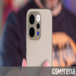 El Vivo V70 llega para su revisión. El Vivo V70 llega para su revisión.