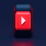 YouTube introduce su propia inteligencia artificial conversacional en la televisión.