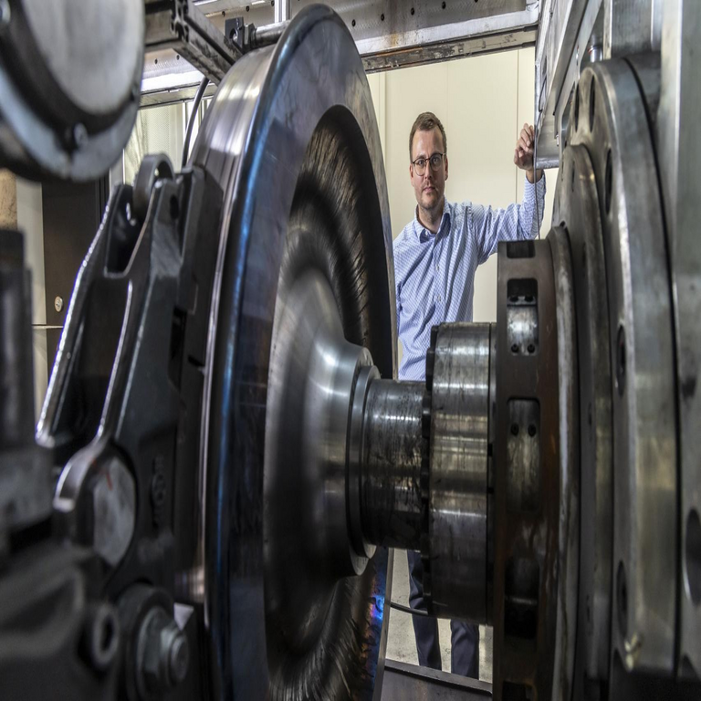 Este es el nuevo laboratorio destinado a prevenir accidentes como el de Adamuz: examina exhaustivamente el desgaste entre el tren y la vía.