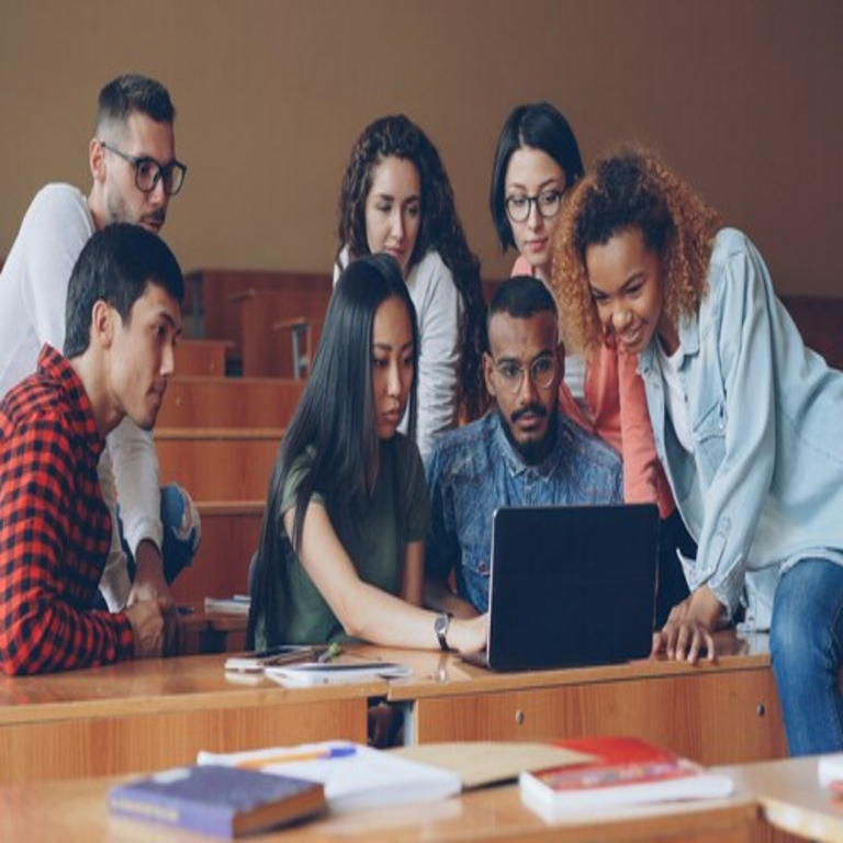 El interés por carreras en informática en Silicon Valley está en declive: las inscripciones universitarias experimentan una caída por primera vez en dos décadas.