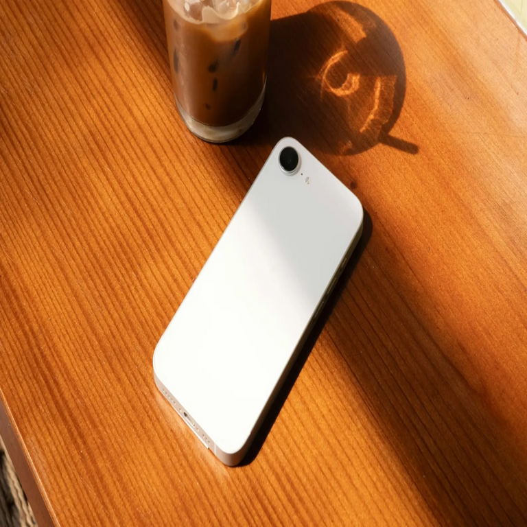 PcComponentes avanza un paso adicional: el iPhone 16e reduce ligeramente su precio y supera su umbral anterior.