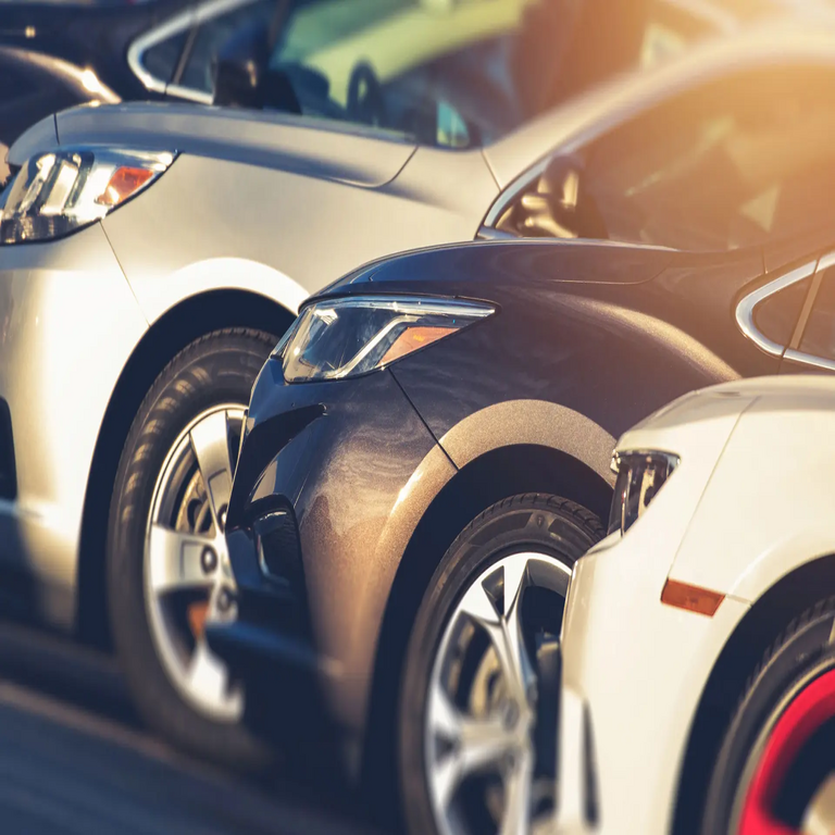 Ni vehículos eléctricos ni de gasolina: estos automóviles presentan la menor depreciación temporal, conservando hasta el 68% de su valor original después de tres años.