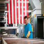 Regresa el interés de Apple hacia Donald Trump al trasladar la producción de un icónico modelo de Mac a Estados Unidos con el fin de mitigar los efectos de la guerra arancelaria.