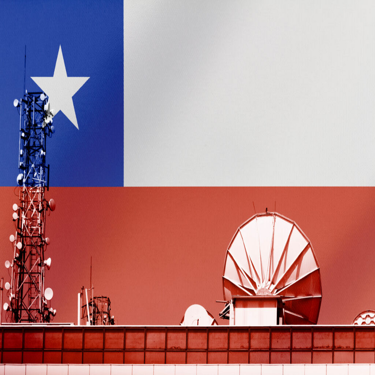 La versión del ministro Muñoz bajo escrutinio: Presuntamente habría autorizado la concesión del cable submarino China-Chile Express, revocada en solo 48 horas.