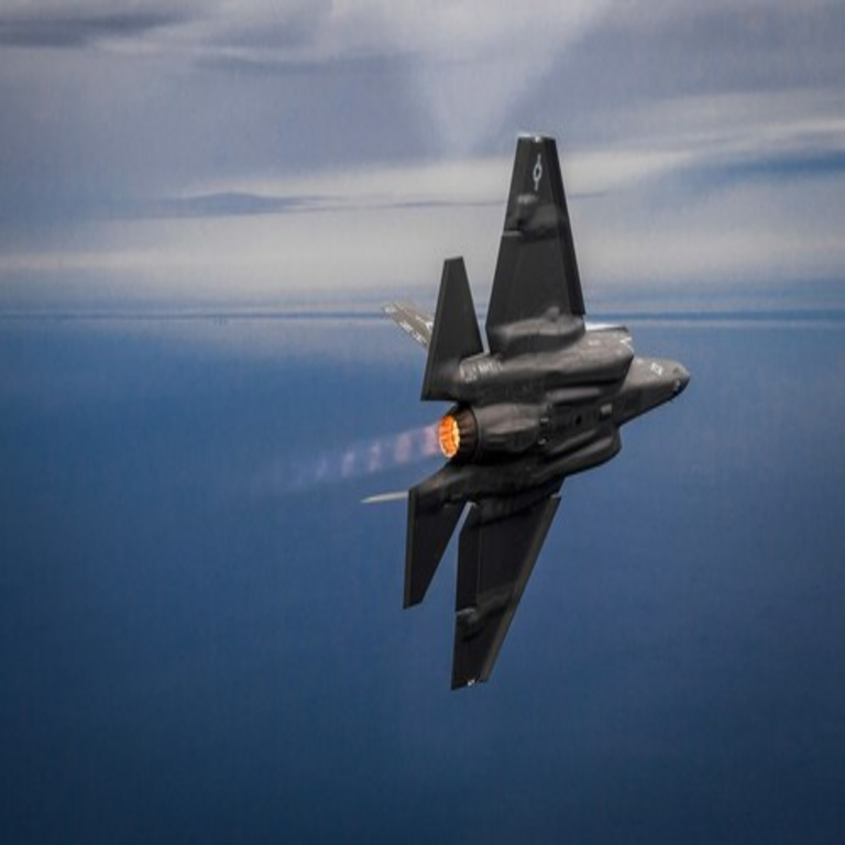 El F-35 no es susceptible a hackeos de la misma forma que un iPhone, y la justificación radica en el mismo factor que impide a España y Europa emprender un conflicto armado sin la intervención de Estados Unidos.