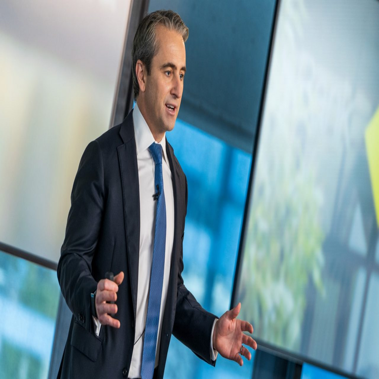 CBA invertirá 90 millones de dólares para capacitar a su fuerza laboral frente al impacto de la inteligencia artificial.