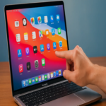 El MacBook Pro de 2026 podría incorporar una pantalla táctil similar a la de un iPhone.