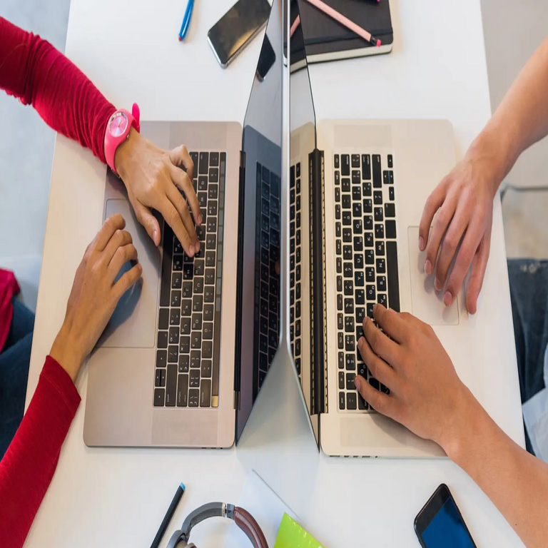 Jared Cooney Horvath, neurocientífico, en relación con la implementación de computadoras en las escuelas: hemos cometido un grave error.