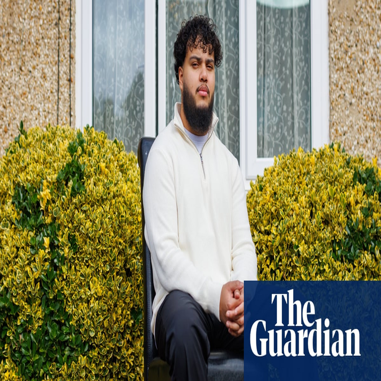 Error en el reconocimiento facial lleva a la policía a arrestar a un hombre asiático por un robo a 100 millas de distancia.