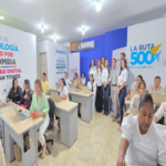 Claro Colombia y American Tower inauguran una sala de tecnología en Santa Marta.