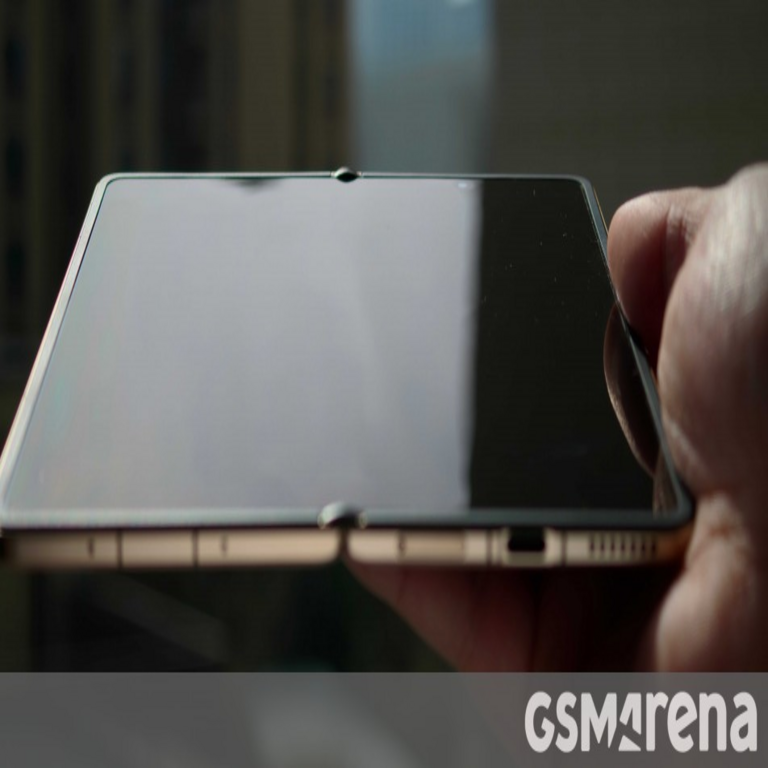 Ejecutivo de Honor presenta la pantalla sin pliegues del Magic V6.