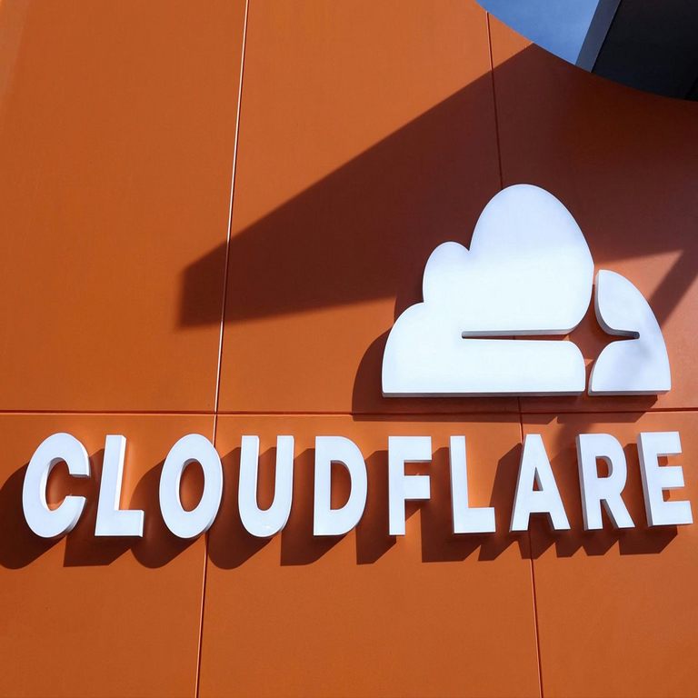 El director ejecutivo de Cloudflare deberá declarar ante la justicia en España por facilitar actividades de piratería.