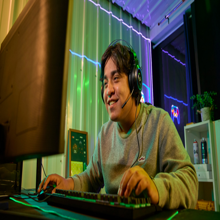 En Perú, más del 79 % de las conexiones de internet fijo registran velocidades contratadas superiores a los 200 Mbps.