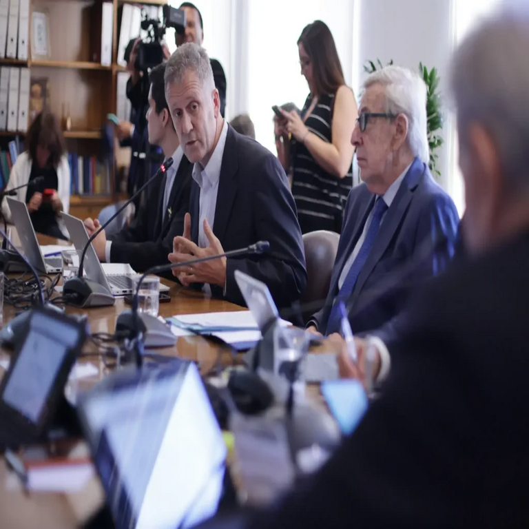 Chile | Proyecto del cable submarino de fibra óptica China Express: se abordan las relaciones exteriores en el contexto del mismo.