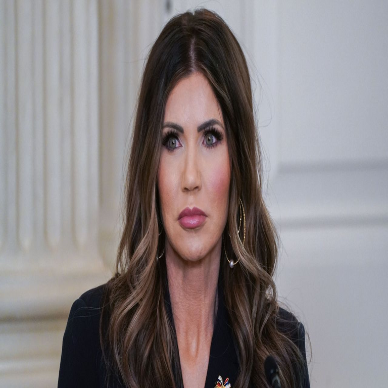 Donald Trump destituye a Kristi Noem, directora del Departamento de Seguridad Nacional y emblema de su estrategia contra la inmigración irregular.