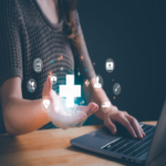 En Uruguay, en el contexto de la medición de TIC y salud, el 83% de las instituciones registra la información clínica de manera digital.