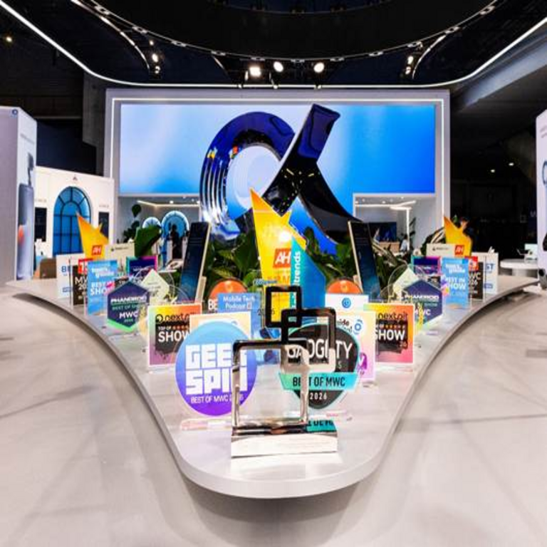 Honor obtiene reconocimiento internacional en el MWC 2026 por la innovación del Robot Phone y el liderazgo del Magic V6 en dispositivos plegables.