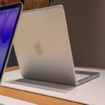 El nuevo MacBook Neo ofrece un rendimiento sobresaliente, aunque presenta una limitación: no incluye cargador. Este es el modelo que recomendaría adquirir.