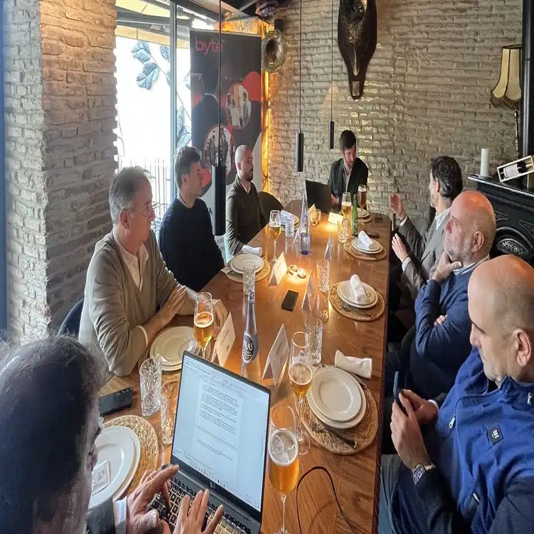 Estrategias para la optimización de costos en TI y la protección de la empresa.