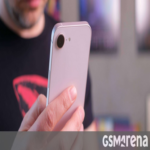 El Apple iPhone 17e se somete a revisión.