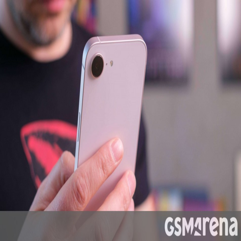 El Apple iPhone 17e se somete a revisión.