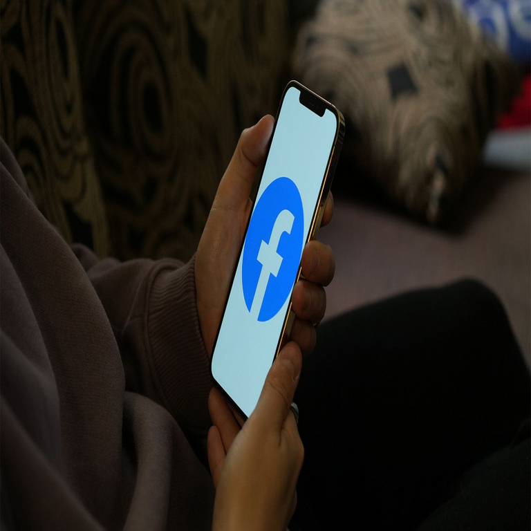 Funcionamiento del nuevo sistema para prevenir estafas en Facebook o WhatsApp