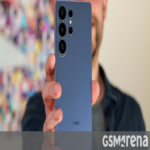 El Samsung Galaxy S26 Ultra se somete a pruebas de durabilidad para evaluar si presenta flexión.