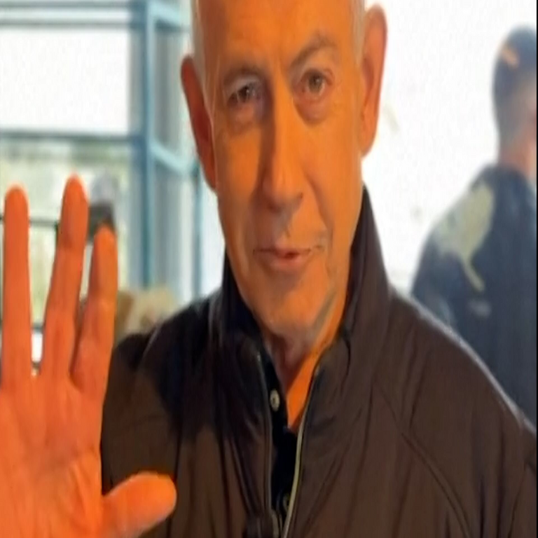 ¿Desea contar mis dedos?: el video mediante el cual Netanyahu ironiza sobre los rumores relativos a su fallecimiento.