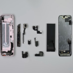 Apple ha concebido el iPhone 17e con un diseño modular reminiscentes de un conjunto LEGO, integrando recientemente su principal innovación en el modelo del año anterior, el cual opera de manera efectiva.