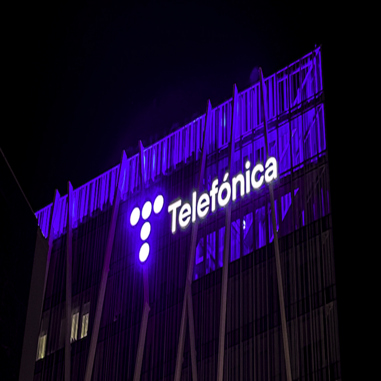 En España, Telefónica asumirá la gestión de las comunicaciones críticas para los servicios de emergencia del Ayuntamiento de Madrid.