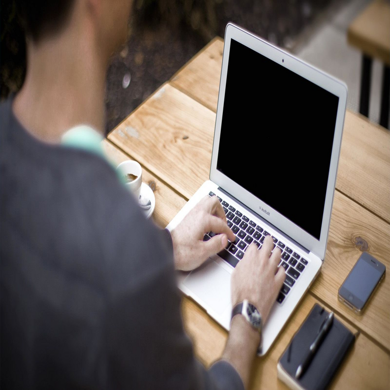 La conexión Wi-Fi presenta fallos en mi ordenador; ¿cómo determinar si el problema se debe a un virus?