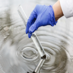 Se ha identificado un cuarto estado de la materia en el agua, caracterizado por su elevada temperatura y su propiedad conductora de la electricidad.