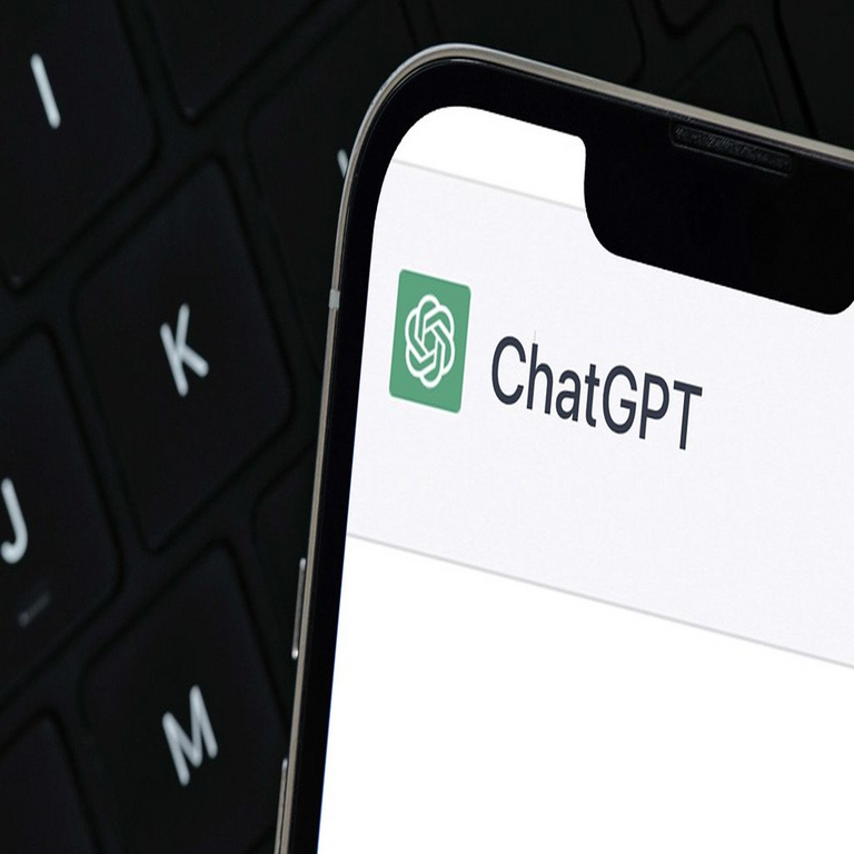 Advertencia: Si recibe una invitación de este tipo para ChatGPT o Gemini, se trata de una estafa que podría comprometer sus cuentas.