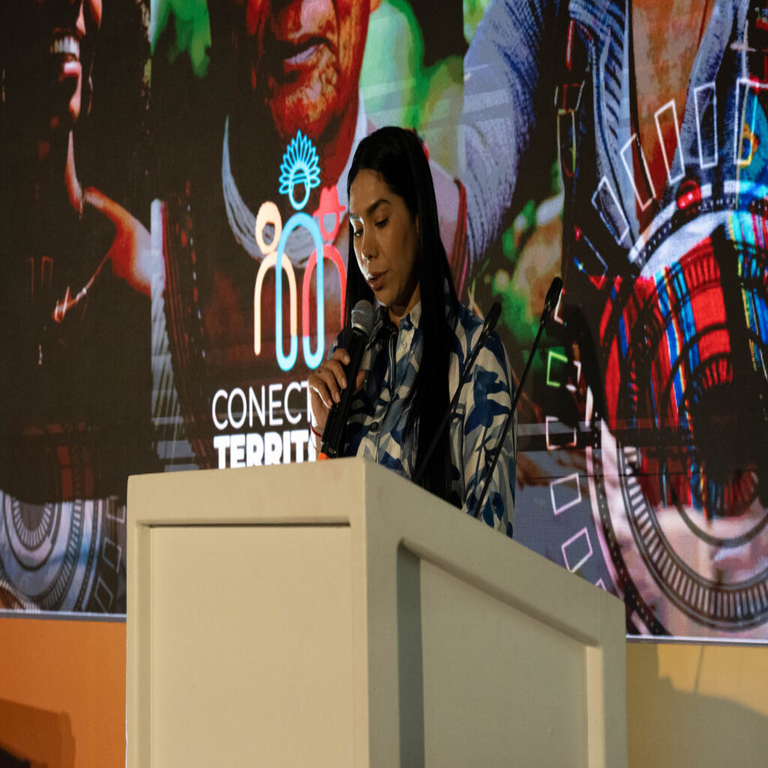 Nos dedicamos a brindar a los colombianos la posibilidad de conectarse con el mundo: Carina Murcia Yela