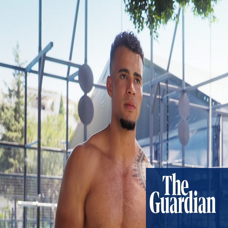 Diputados laboristas instan a Ofcom a proteger a hombres y niños de los influencers de la manósfera.