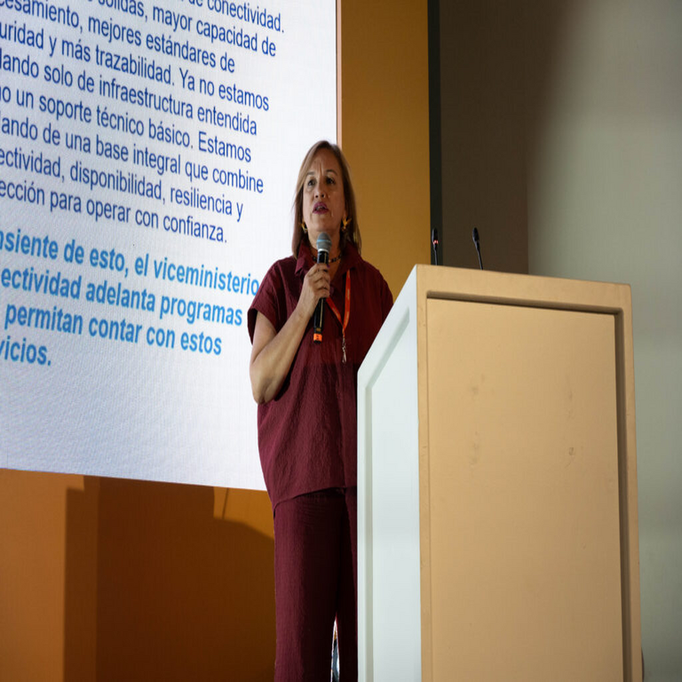 Es necesario reflexionar sobre la manera de establecer conexiones con un mayor grado de responsabilidad: Gloria Perdomo