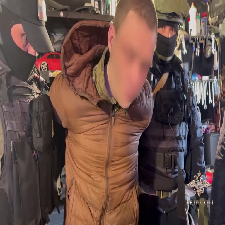 Autoridades rusas detienen al presunto administrador de LeakBase, responsable del mercado de datos robados.