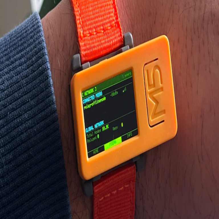 Relevador IntelligenceMesh: el nodo portátil que amplía la red de Bitchat sin necesidad de teléfono.