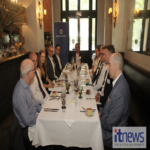 En imágenes: el futuro de la computación en la nube en la mesa redonda interactiva de los premios Benchmark.