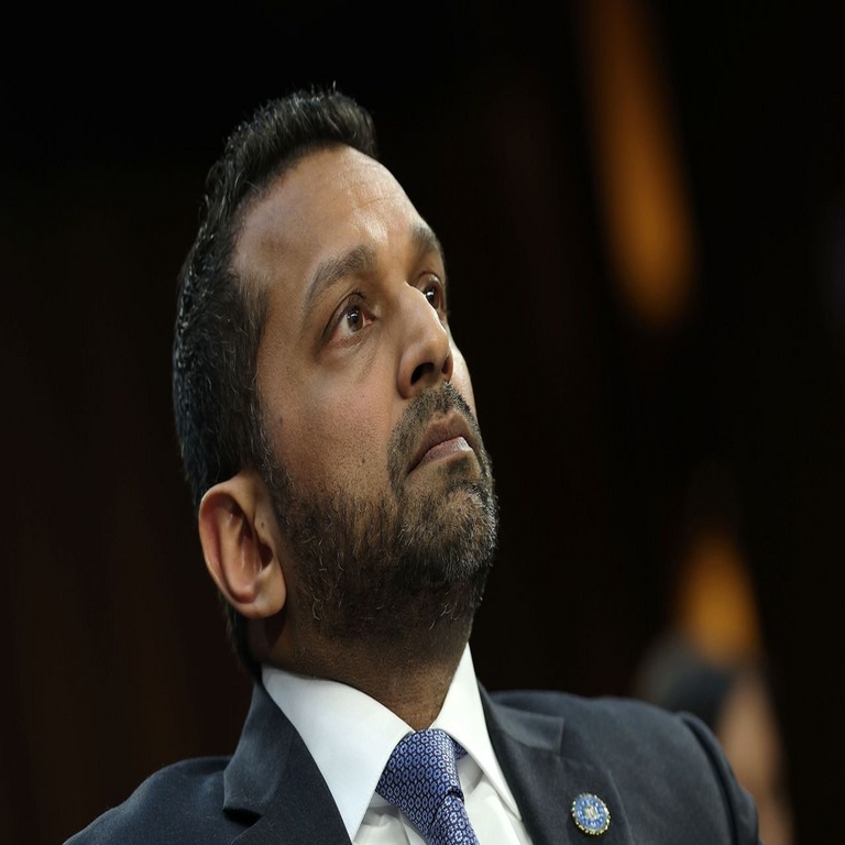 Piratas informáticos asociados a Irán han obtenido acceso al correo electrónico personal del director del FBI. Piratas informáticos asociados a Irán han obtenido acceso al correo electrónico personal del director del FBI.