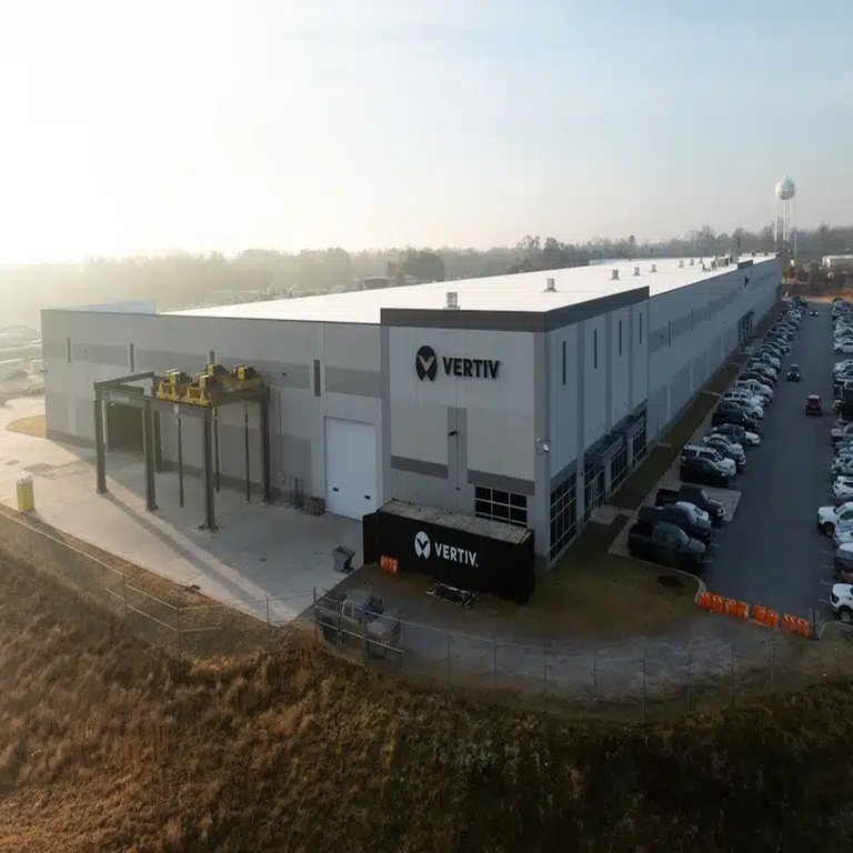 Vertiv expande su capacidad de producción en infraestructuras, energía y sistemas de racks. Vertiv expande su capacidad de producción en infraestructuras, energía y sistemas de racks.