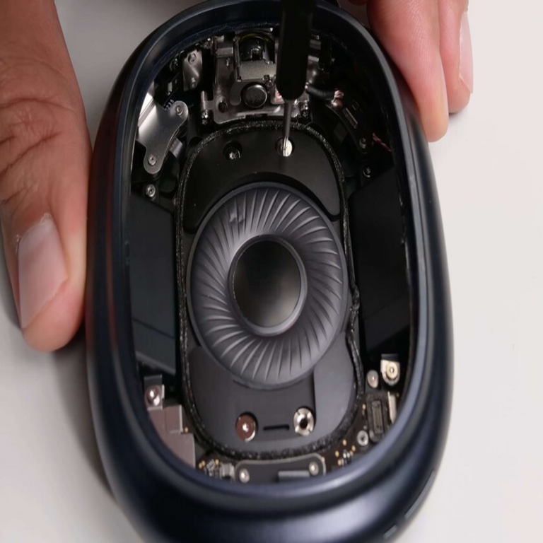 Han desarmado por completo los nuevos AirPods Max 2 hasta el último tornillo, y su interior desvela en qué ha invertido Apple estos cuatro años.